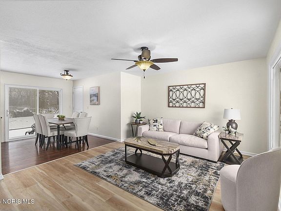 5th image of 28262 Brookside Ln