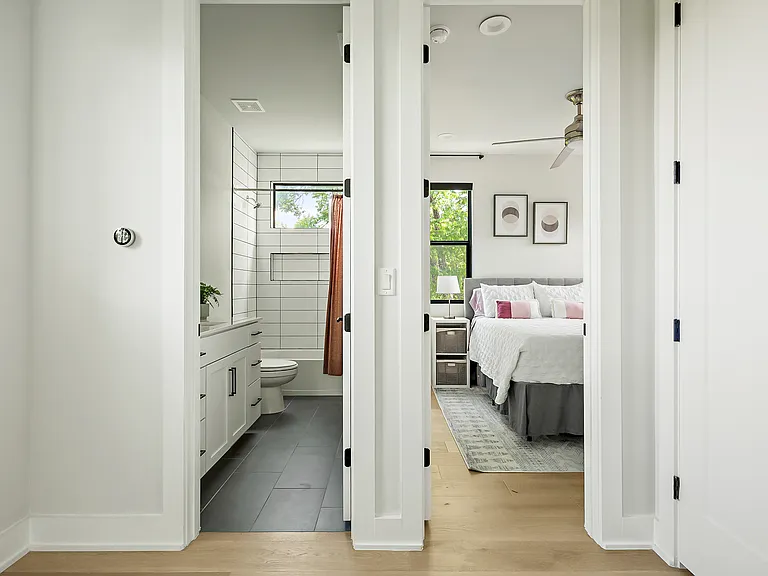 1405 Perez St #2 — Photo 7