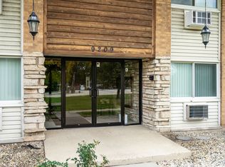 9209 Potter Rd APT 2F, Des Plaines, IL 60016