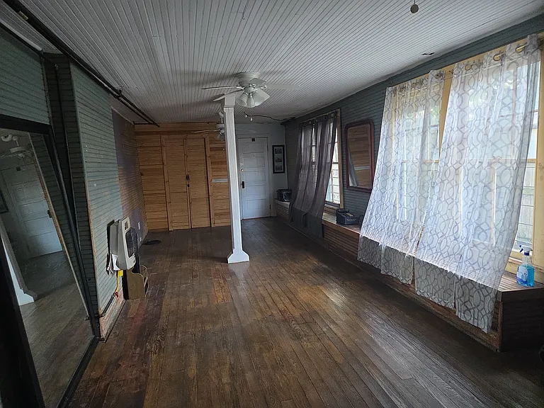 5015 La Salle St — Photo 14