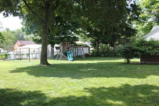 3rd image of 3281 Barrett Ave SW