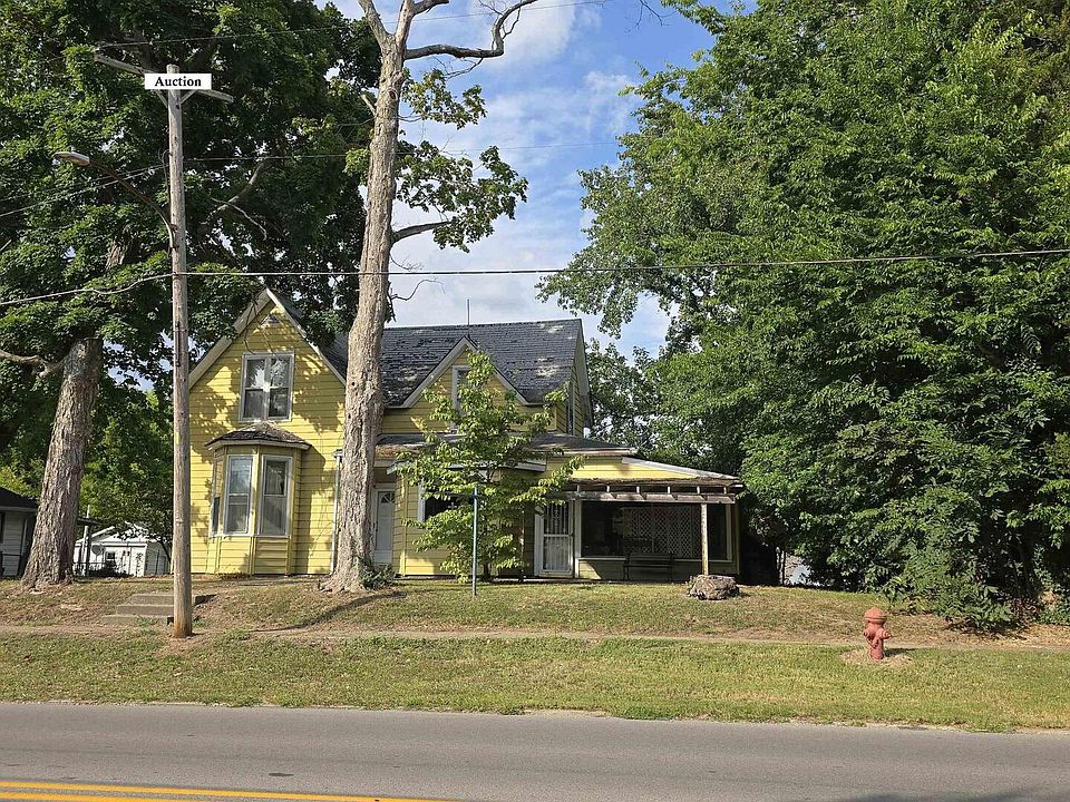 1st image of 215 W Vienna St