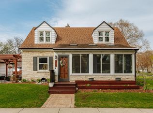 4808 W Sunnyside Dr, Milwaukee, WI 53208