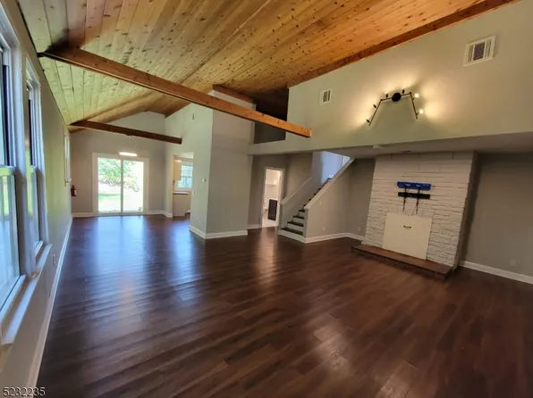 223 Halsey Rd APT 3, Parsippany, NJ 07054