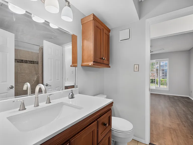 2111 E Belt Line Rd — Photo 17