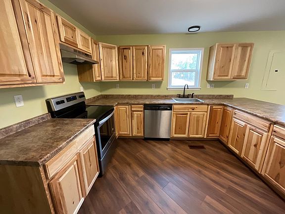 4th image of 10 Greenmeadow Dr