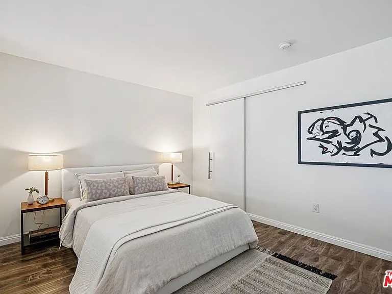 1100 Wilshire Blvd #2209 — Photo 26