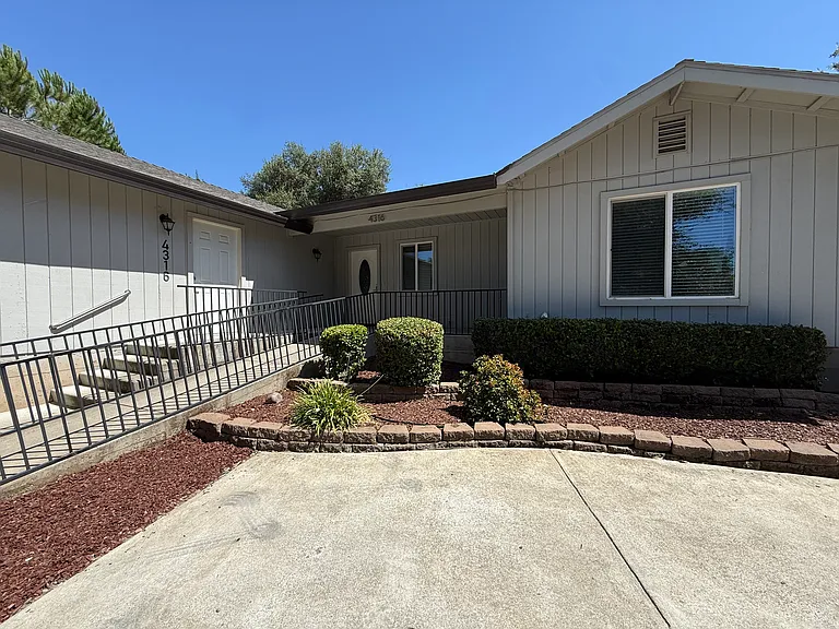 4316 Illinois Ave — Photo 1