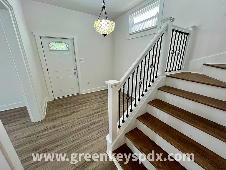 3175 N Kenwood Ave — Photo 14