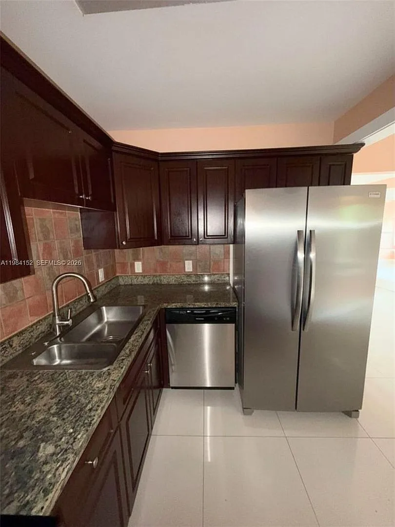 14215 NE 9th Avenue 14215, North Miami, FL 33161 — Photo 2