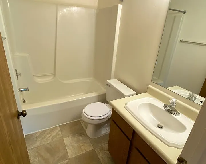 Autumn Ridge Apartments — Photo 13