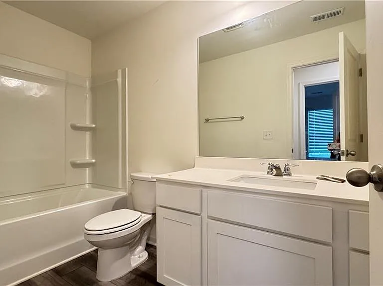 204 Fenchurch Way — Photo 13
