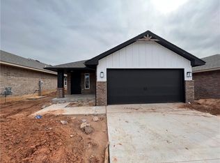 11648 SW 12th St, Yukon, OK 73099