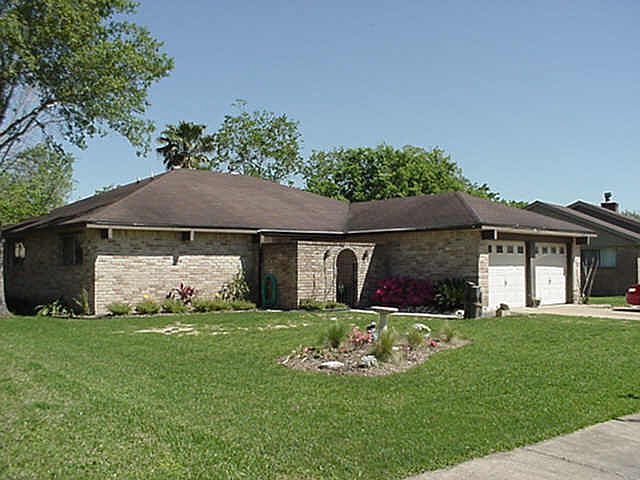 1st image of 626 W Castle Harbour Dr