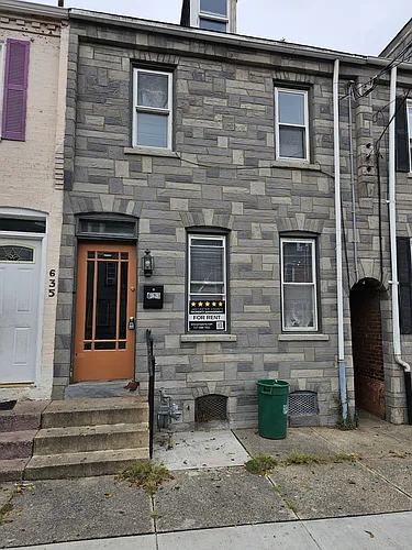 633 1st St #1 Photo 1
