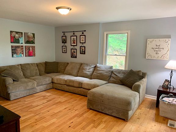 4th image of 893 S Dogwood Dr
