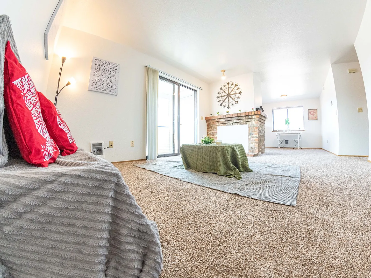 I Street Apartments — Photo 3