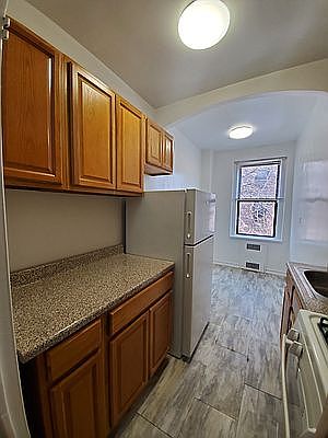 5th image of 41-29 41st St #5F