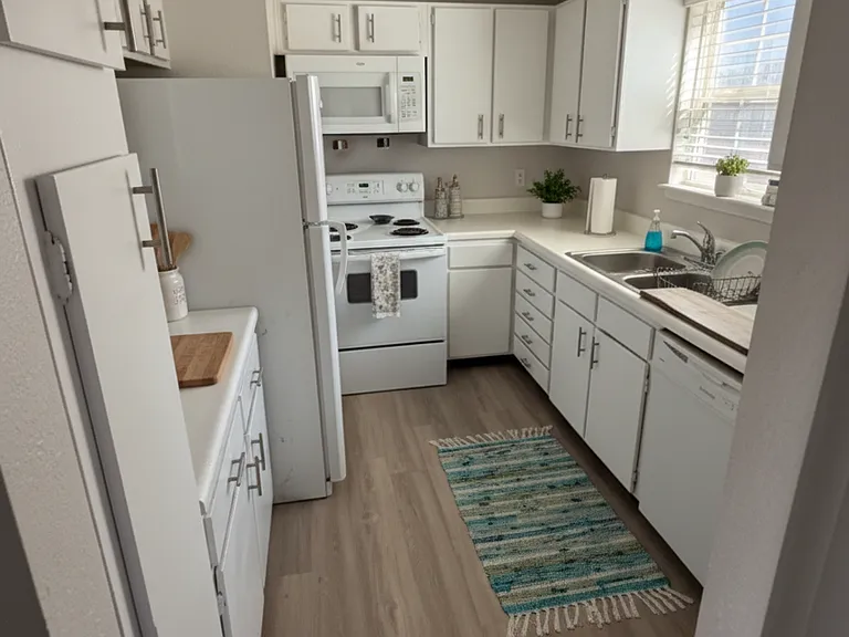 Briar Glen Apartments — Photo 6