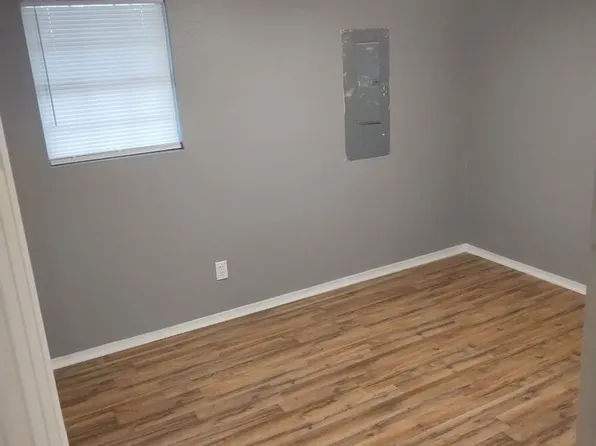 207 S 15th St, Van Buren, AR 72956