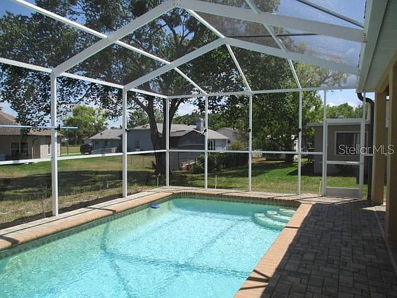 2nd image of 10139 Briar Cir