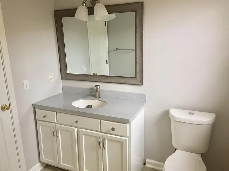 Full bath upstair