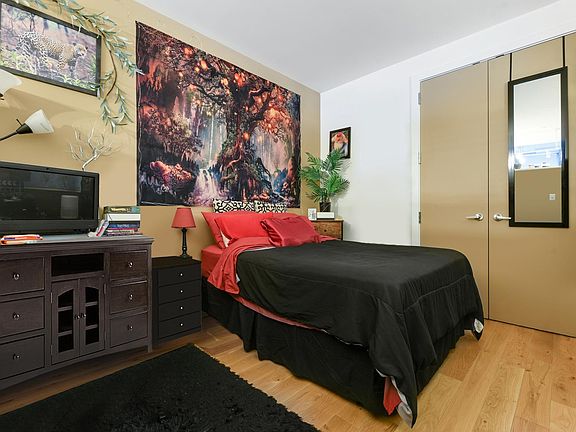 4th image of 5-60 Fifty Dey St #5-60