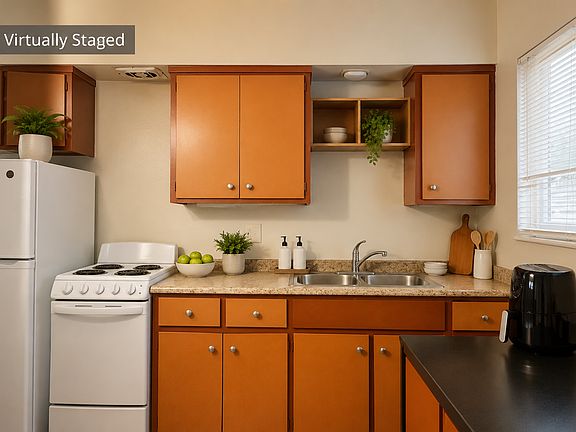 4th image of 515 E 8th St #G