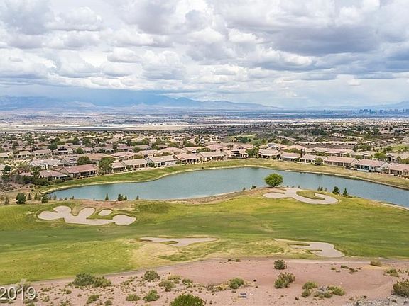 ... To the entire Las Vegas Strip and even a water view of a Lake on the golf course!