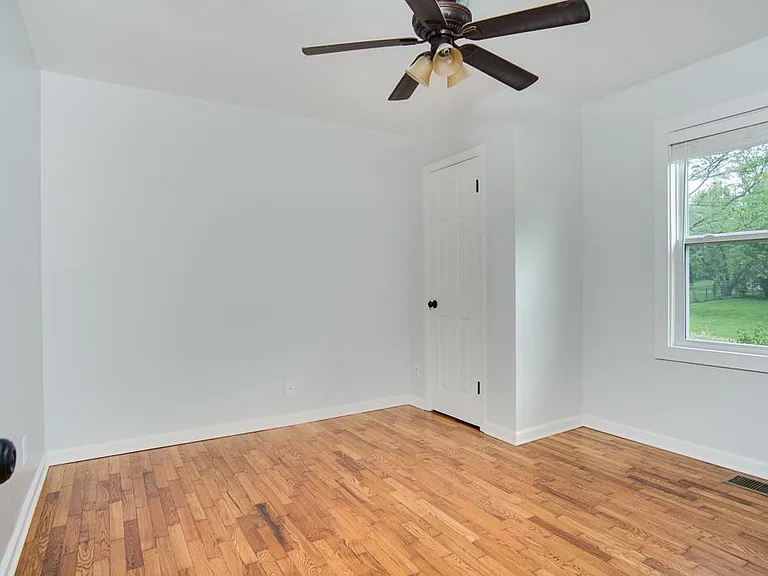 8811 Craig Dr — Photo 8