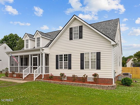 3rd image of 725 Addington Drive