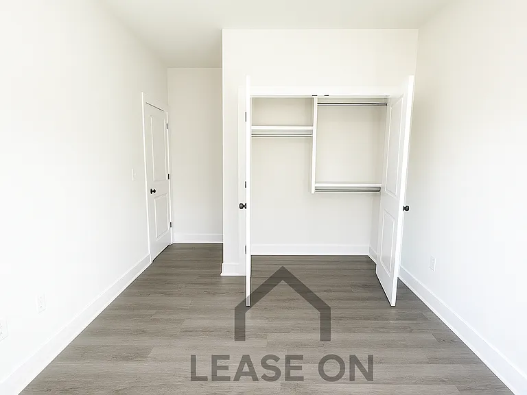 11621 E Harry Ct — Photo 12