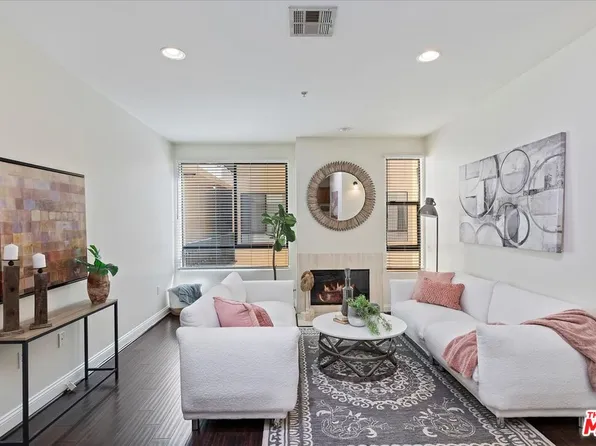 6938 Laurel Canyon Blvd Unit 206, North Hollywood, CA 91605