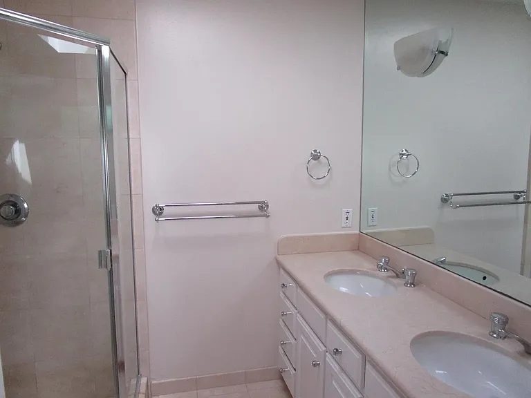 50 Lancaster Ave — Photo 8