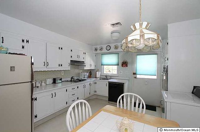 2nd image of 34 Cambridge Court #C