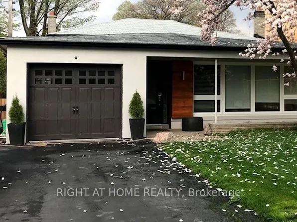 8 Alonzo Rd, Toronto, ON M2R 1T5