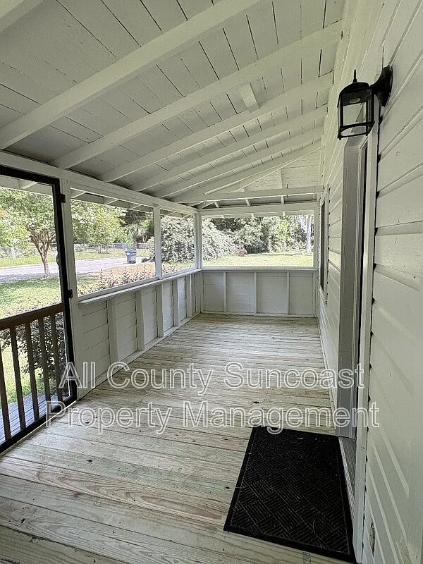 2 bed, 1.0 bath, $1,445 — Photo 2