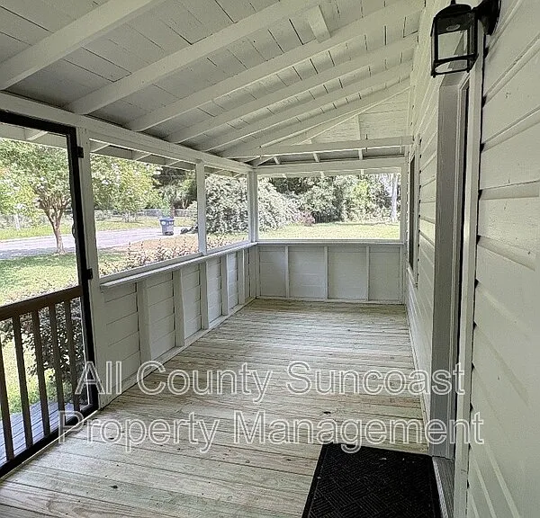 420 Magnolia St — Photo 2