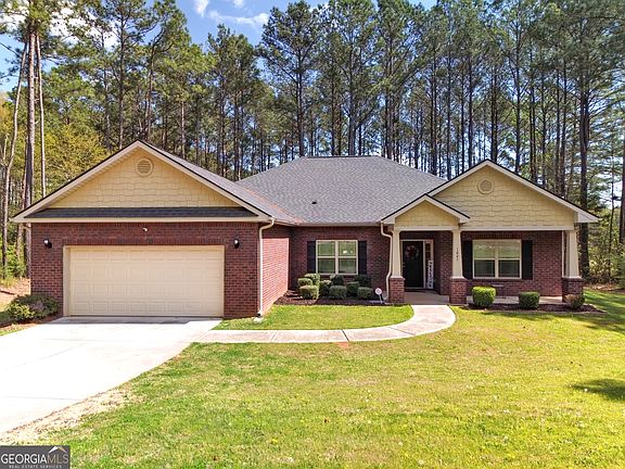 3rd image of 1007 Yorkshire Dr