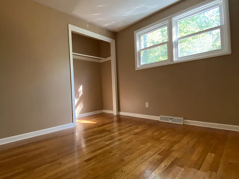 137 Houston Ave #1 — Photo 7
