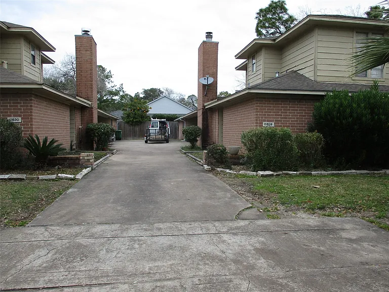 10826 Sugar Hill Dr #B — Photo 29