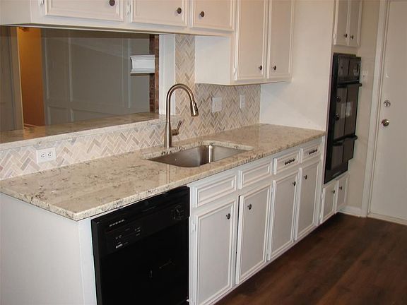 4th image of 4315 Parkland St