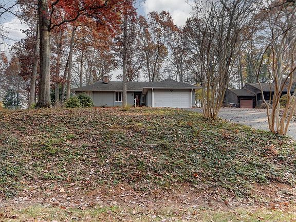 3rd image of 1105 Ivy Woods Dr