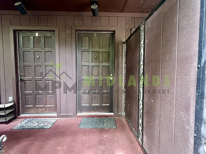 Building Photo - 2505 Blossom St #C