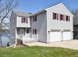 33716 S Lakeshore Dr, Burlington, WI