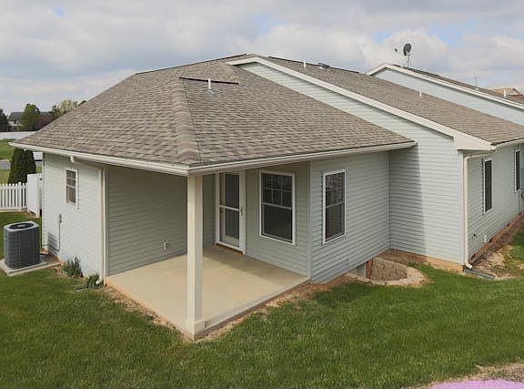 4th image of 2596 Greenport Dr