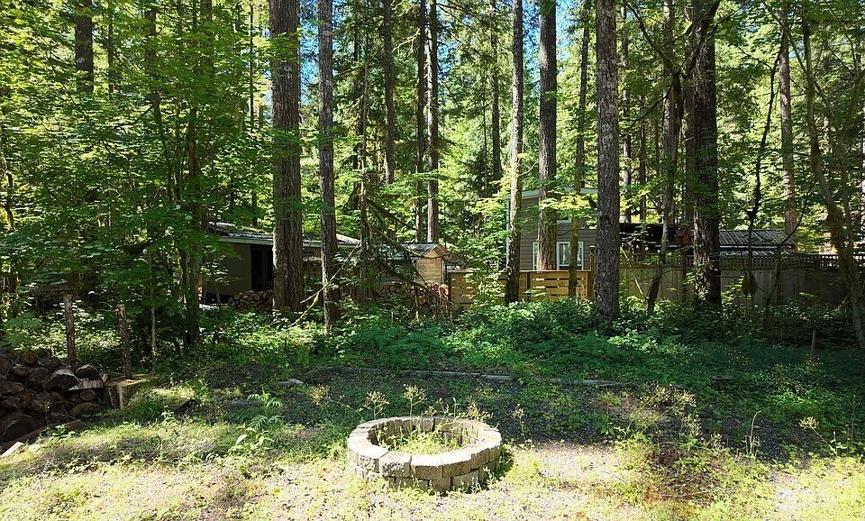 1st image of 82 Riverside Drive