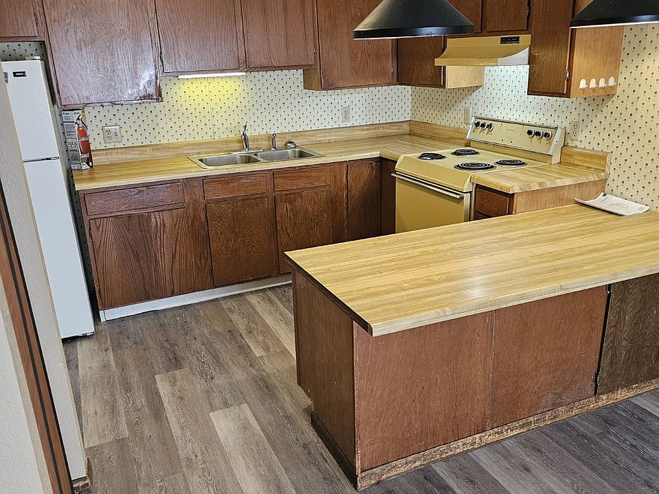 1st image of 640 5th Ave #5
