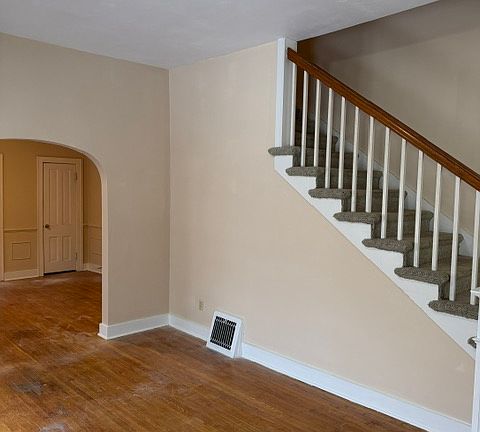 4th image of 325 E Sandusky Ave #325