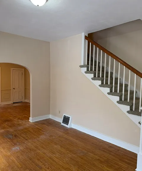 325 E Sandusky Ave #325 — Photo 4